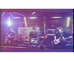 Guitarist (Rhythm & Lead) & Vocalist Looking To Join London Rock Band